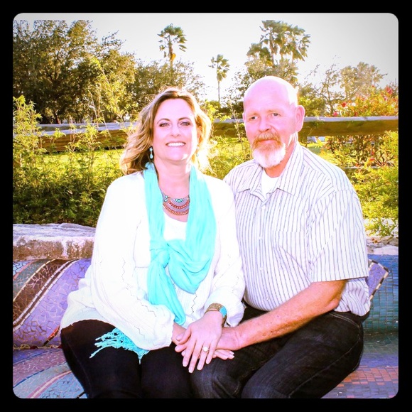 Meet your Posher, Suzie - Picture 1 of 2